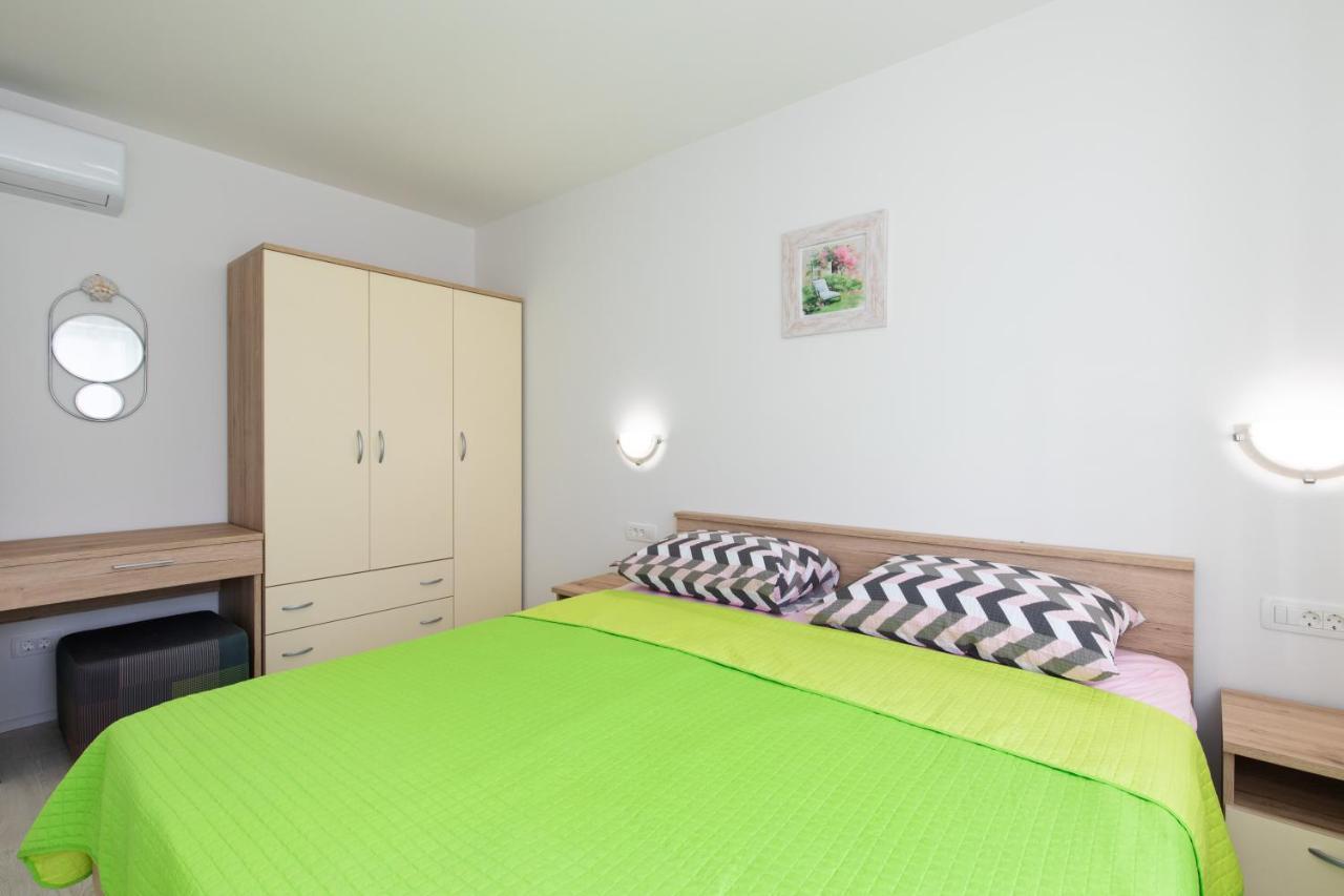 Apartman Ivona Na 1. Katu Malinska Eksteriør billede